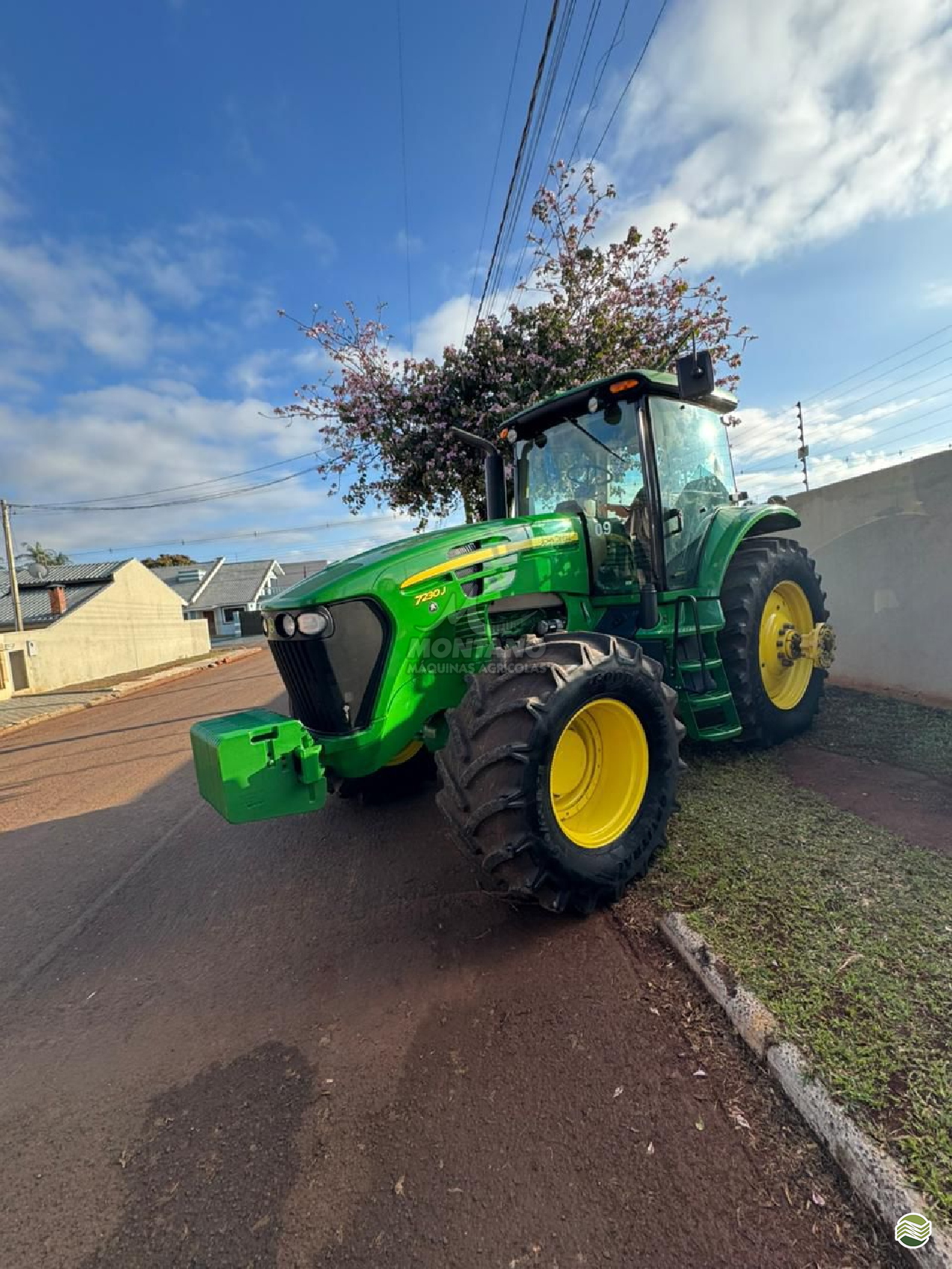 TRATOR JOHN DEERE JOHN DEERE 7230J Tração 4x4 Montano Máquinas Agrícolas LAGOA VERMELHA RIO GRANDE DO SUL RS